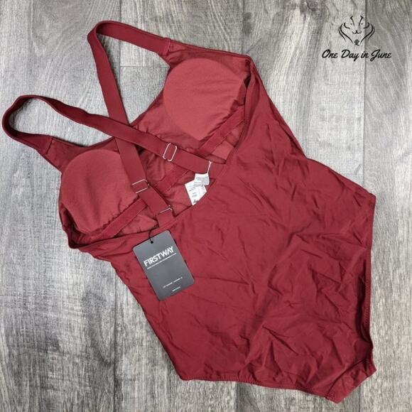 First Way Crossback Adjustable Strap One Piece Swimsuit Size XL - Picture 4 of 4